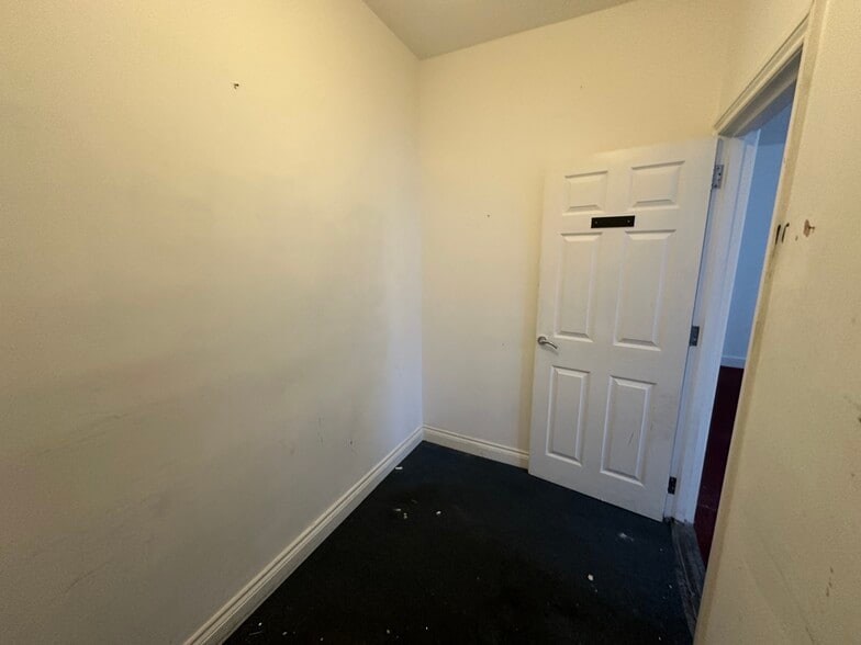 897 Wimborne Rd, Bournemouth to rent - Building Photo - Image 3 of 5