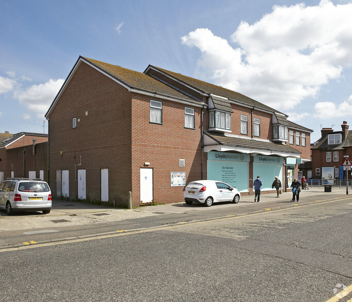 2 Jackson Rd, Clacton On Sea for sale - Building Photo - Image 3 of 4