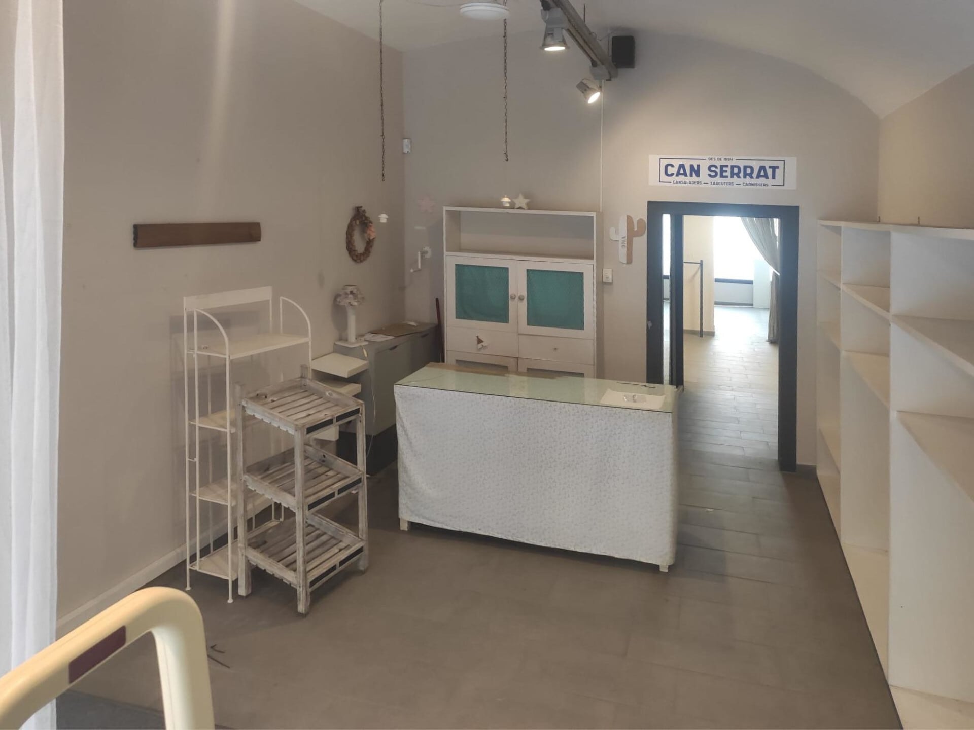 Retail in Mataró, Barcelona to rent Interior Photo- Image 1 of 12