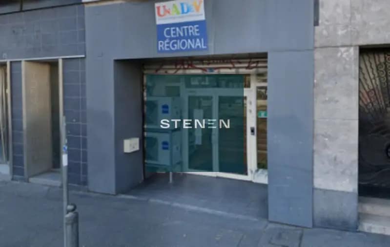 Location Commerce 211 m² - Photo 1