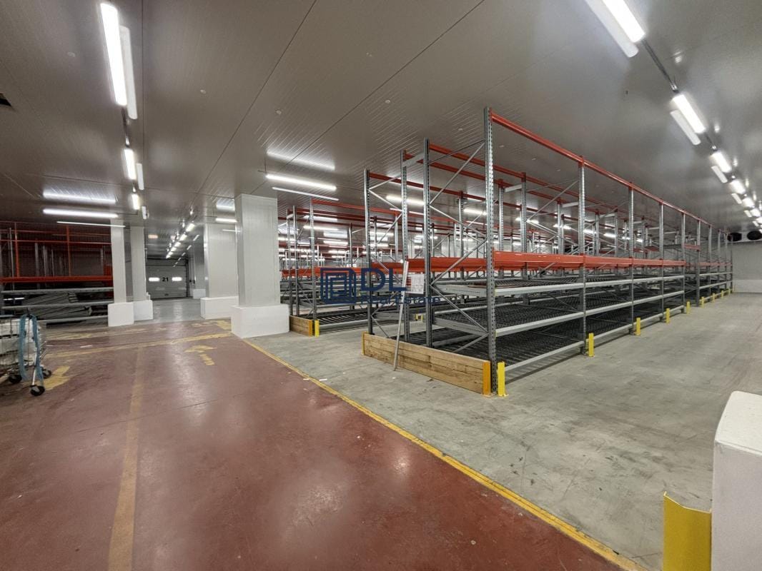 Industrial in Thiais to rent Interior Photo- Image 1 of 15