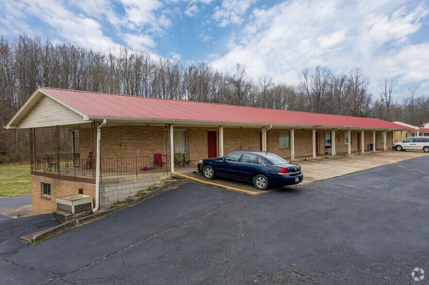 1414 E 70 Hwy, Dickson, TN for sale - Primary Photo - Image 1 of 1