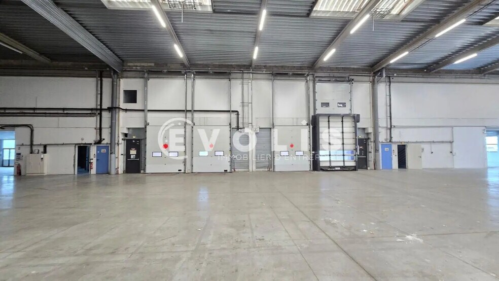 47 Rue Ernest Renan, Ivry-sur-Seine to rent - Interior Photo - Image 2 of 11