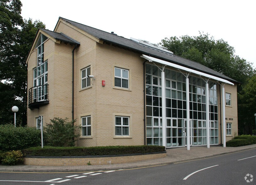 Mill Ct, Great Shelford to rent - Building Photo - Image 2 of 8