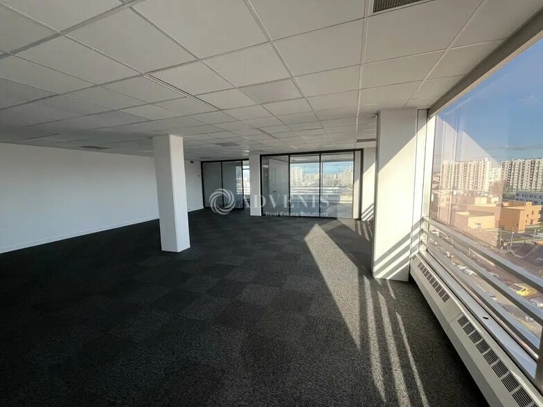 Office in Rosny-sous-Bois to rent - Building Photo - Image 3 of 12