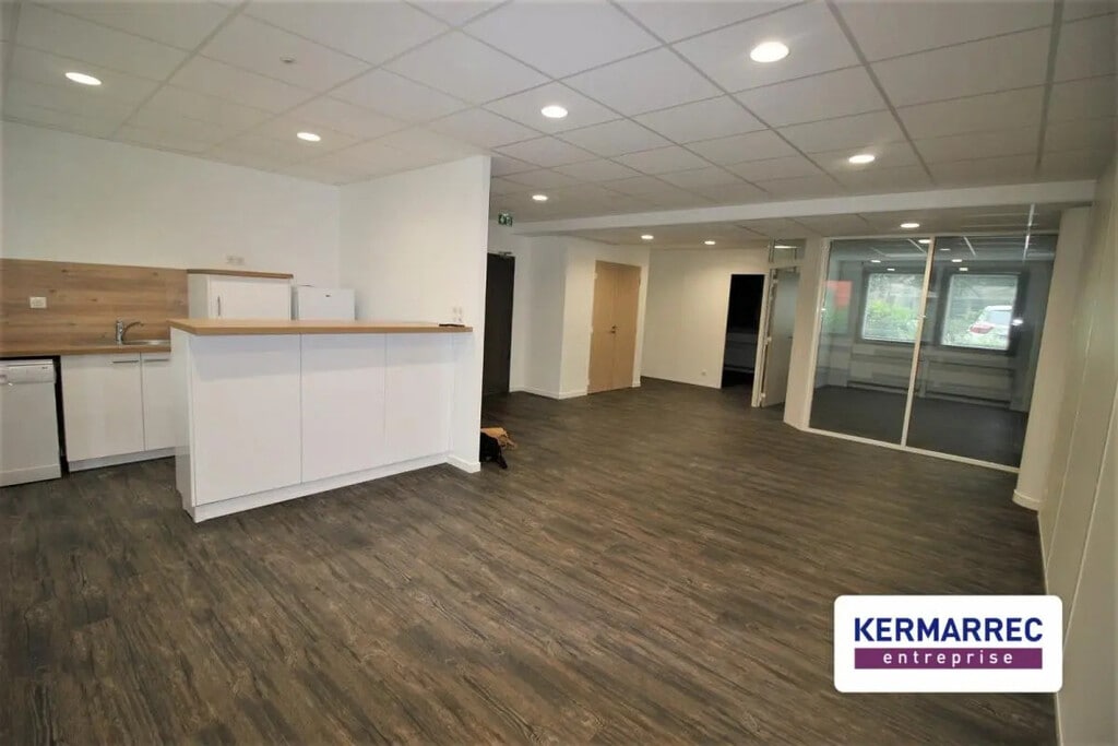 Location Bureaux 221 m² - Photo 1