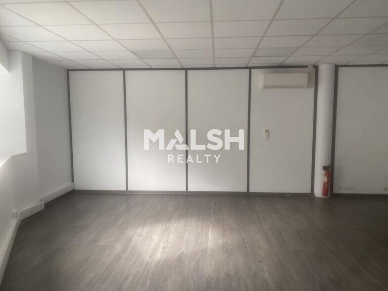 Office in Vaulx-en-Velin to rent - Interior Photo - Image 2 of 13