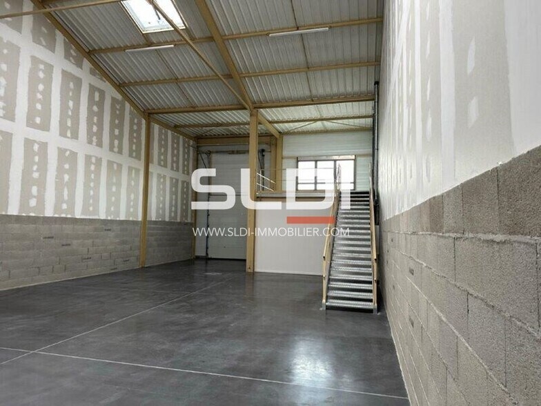 225 Avenue Des Marronniers, Bourgoin-Jallieu to rent - Interior Photo - Image 2 of 12