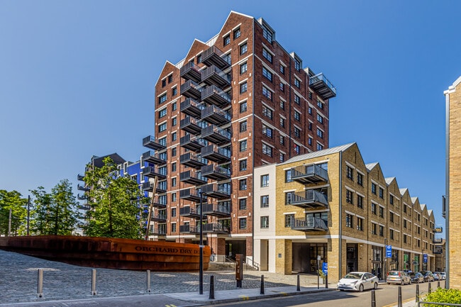 More details for 78 Orchard Pl, London - Retail to Rent