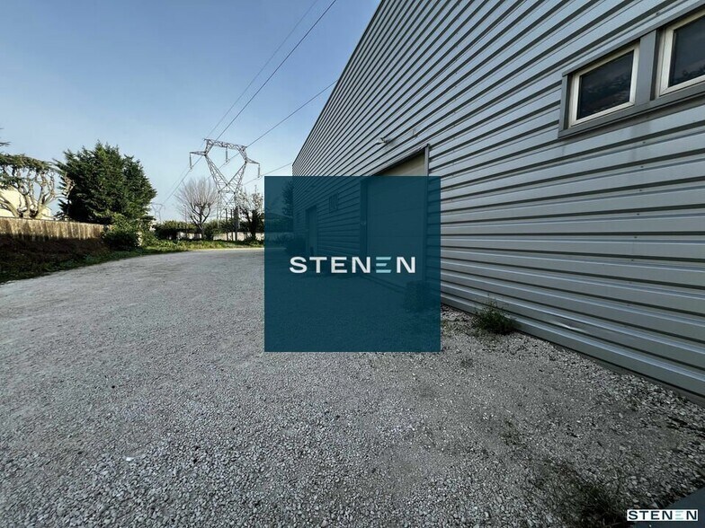 Light Industrial in Avignon for sale - Building Photo - Image 1 of 7