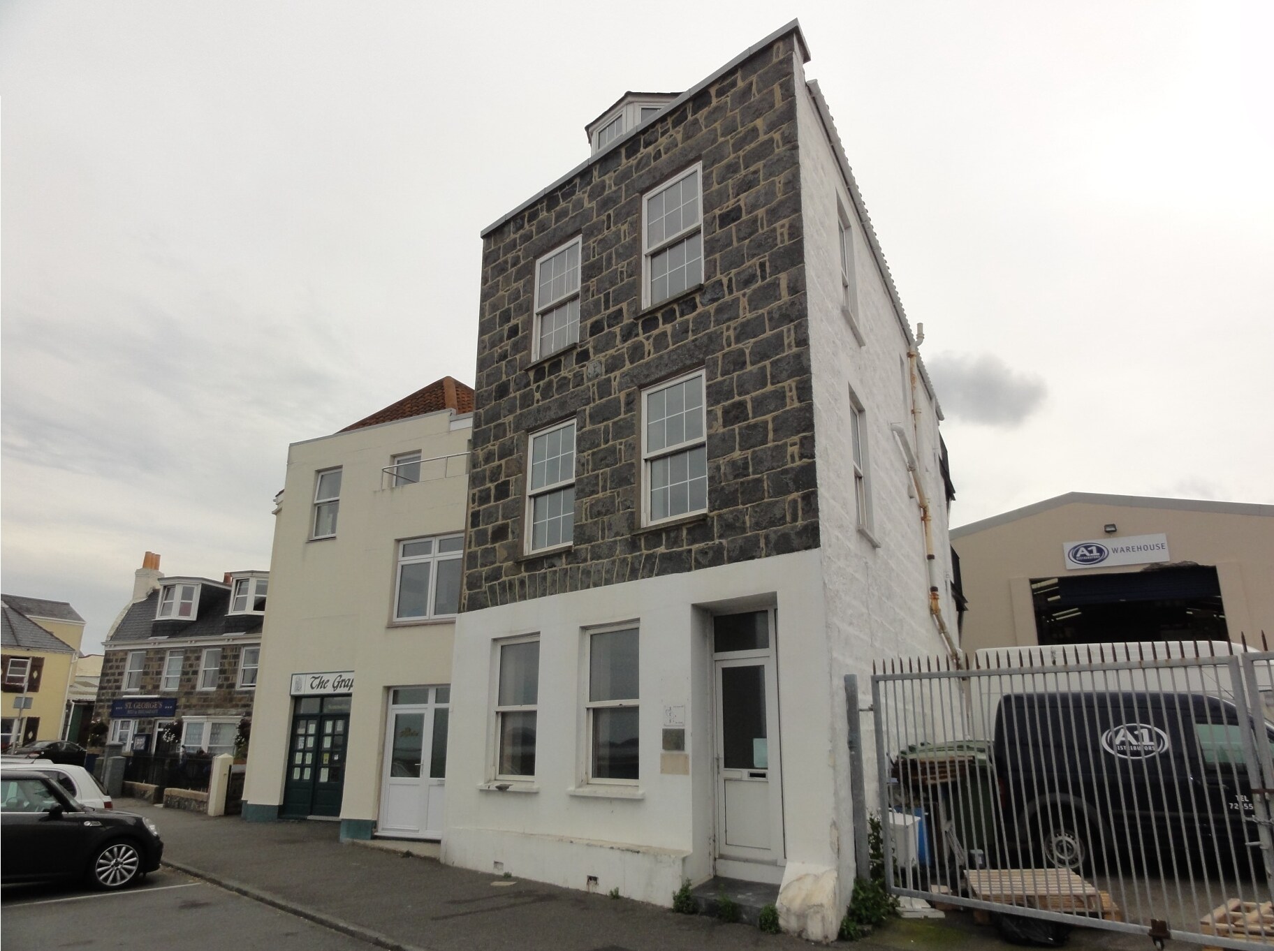 St Georges Esplanade, Guernsey for sale Primary Photo- Image 1 of 1