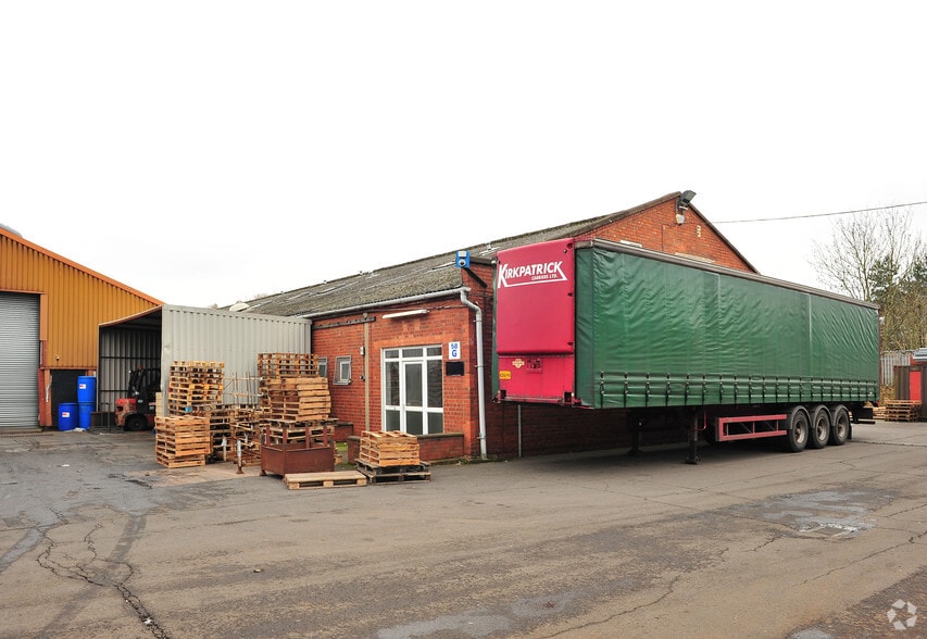 58-60 Arthur St, Redditch to rent - Building Photo - Image 2 of 7