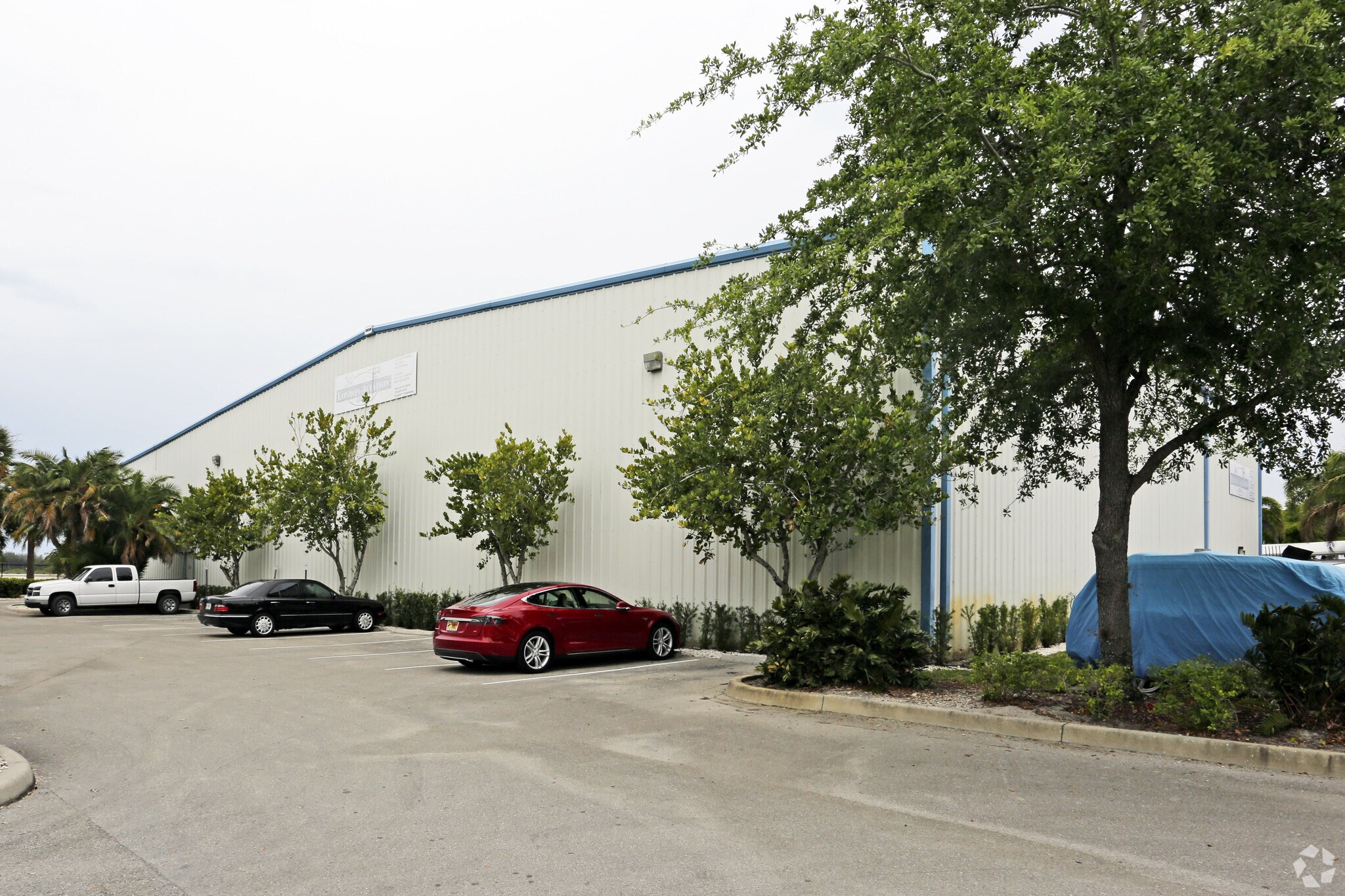 100 Aviation Dr S, Naples, FL for sale Primary Photo- Image 1 of 1