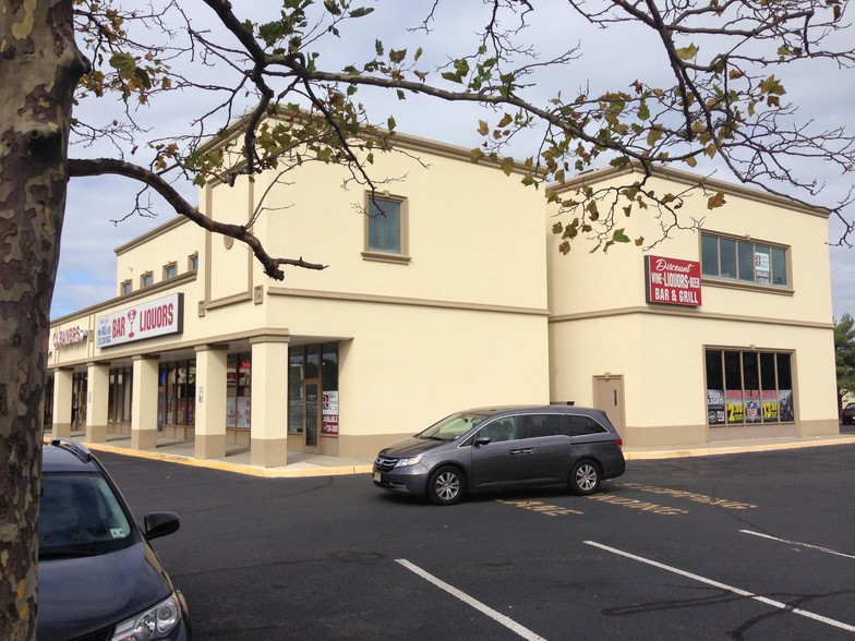 745 Poole Ave, Hazlet, NJ for rent - Building Photo - Image 2 of 11