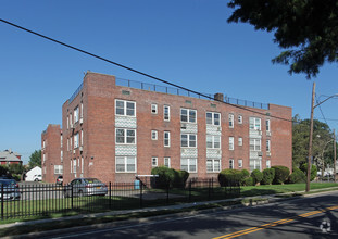 482 Front St, Hempstead, NY for sale Primary Photo- Image 1 of 1