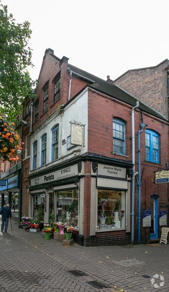 20 Lad Ln, Newcastle Under Lyme to rent - Building Photo - Image 2 of 5