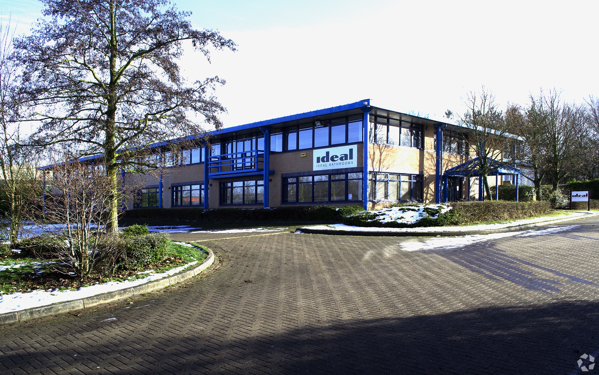 11 Bradbourne Dr, Milton Keynes for sale Primary Photo- Image 1 of 1