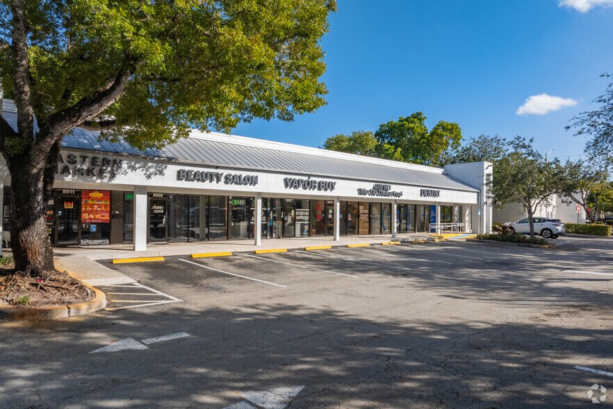 8901-8933 W Oakland Park Blvd, Sunrise, FL to rent - Building Photo - Image 3 of 11