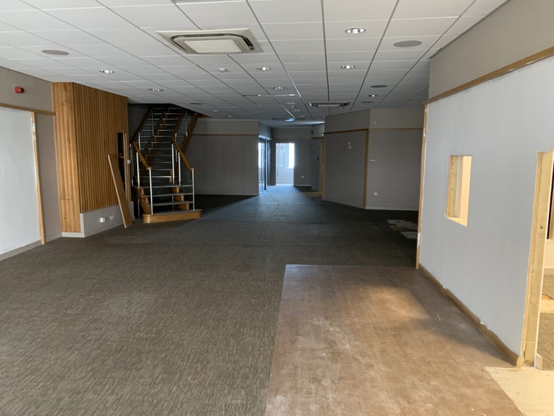 29-30 Market St, Falmouth to rent - Interior Photo - Image 2 of 7