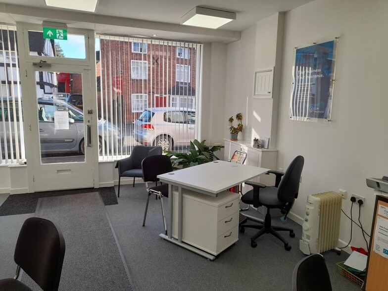 8 Cross St, Tenbury Wells to rent - Interior Photo - Image 2 of 8