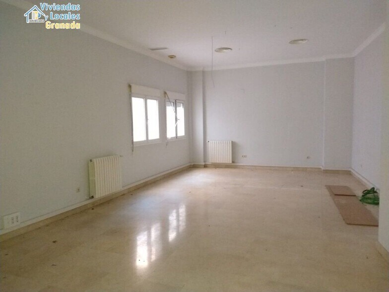 Office in Granada to rent - Interior Photo - Image 3 of 6