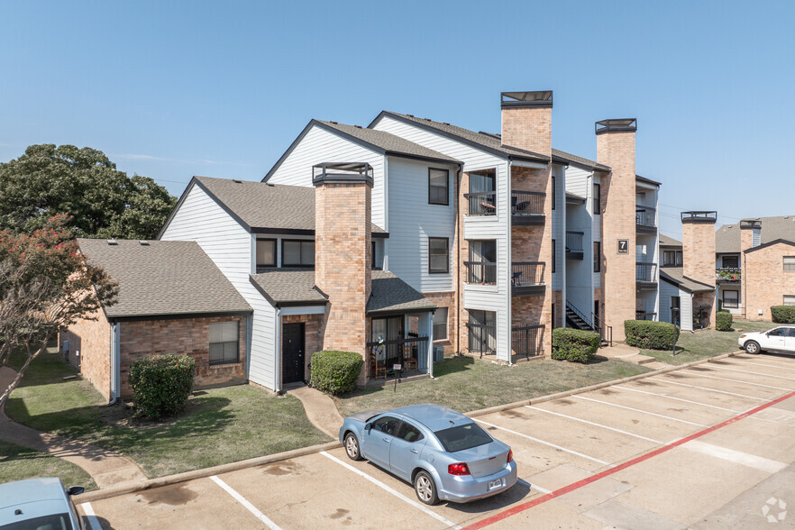 18250 Marsh Ln, Dallas, TX for sale - Primary Photo - Image 1 of 1