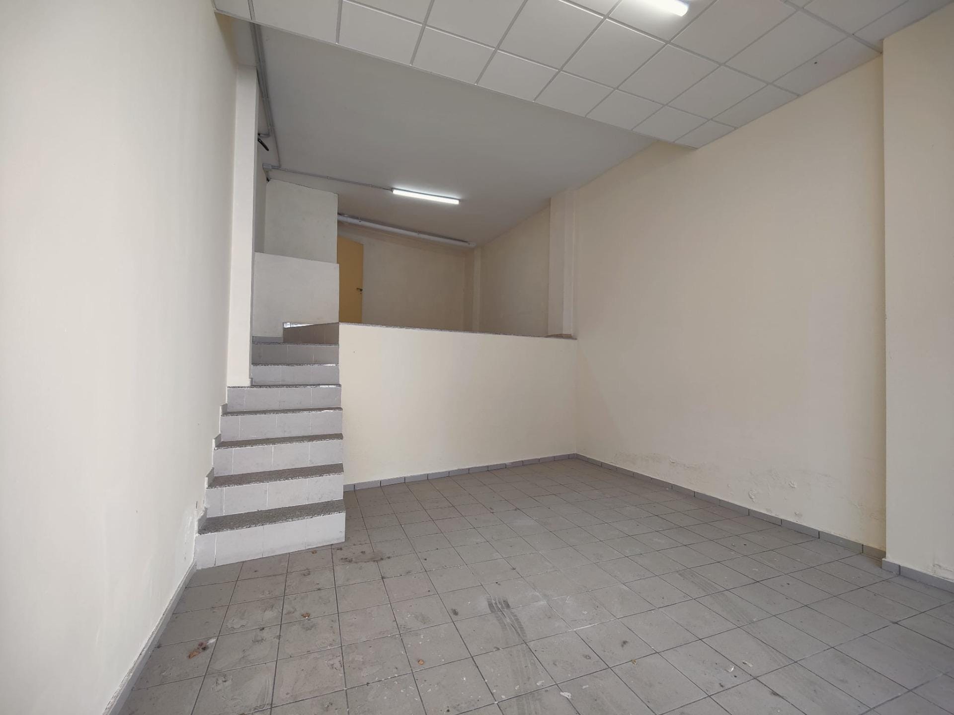 Retail in Vilafranca del Penedès, Barcelona to rent Floor Plan- Image 1 of 10