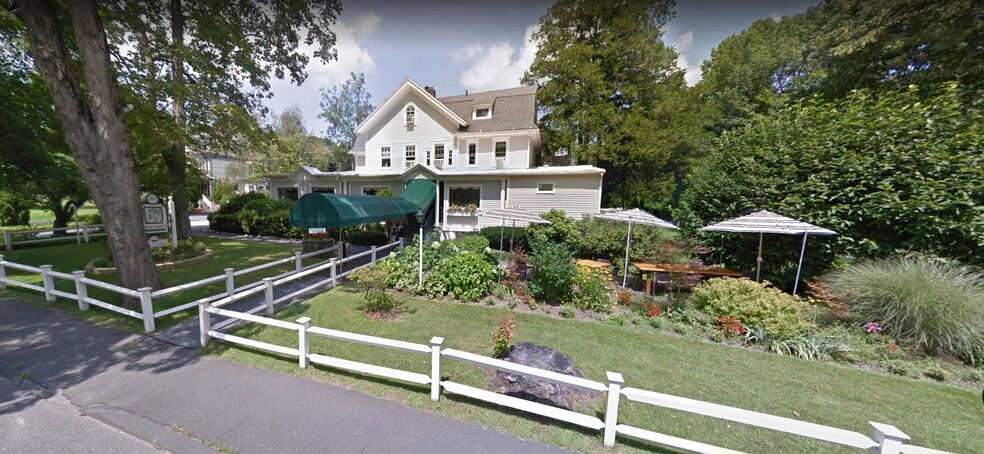 20 West Ln, Ridgefield, CT for sale - Building Photo - Image 1 of 1