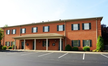 2121-2141 Chamber Center Dr, Fort Mitchell, KY for rent Building Photo- Image 1 of 3