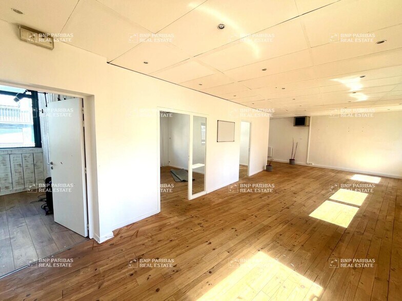 55 Rue Emile Landrin, Boulogne-Billancourt to rent - Interior Photo - Image 1 of 11