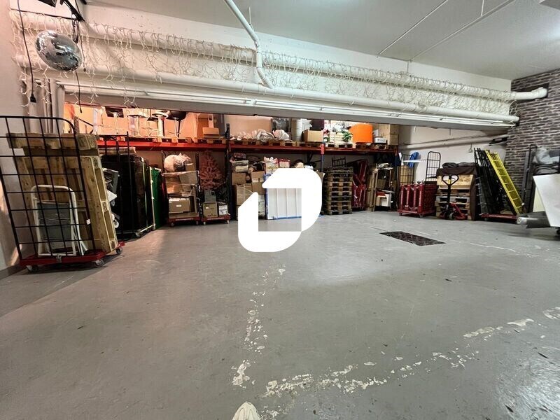 Light Industrial in Courbevoie for sale Building Photo- Image 1 of 15