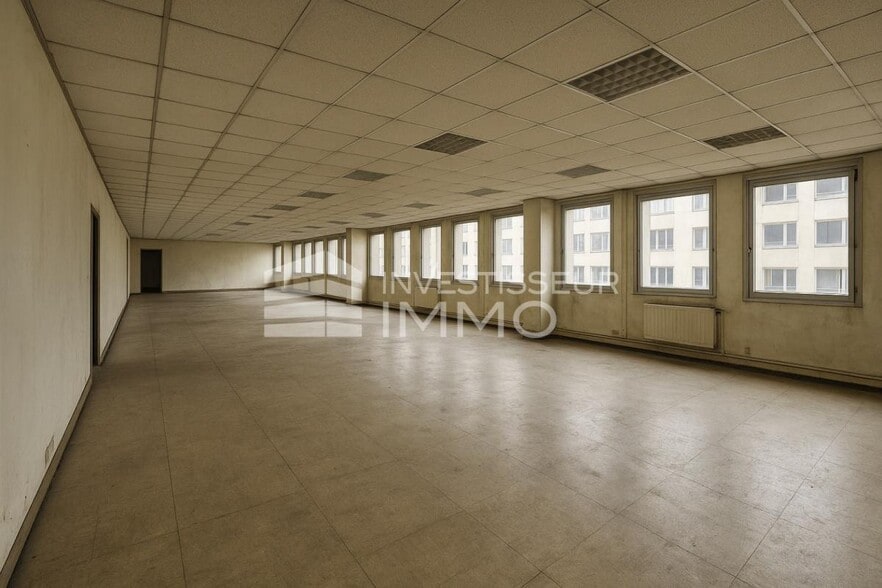 Office in Paris for sale - Interior Photo - Image 2 of 3