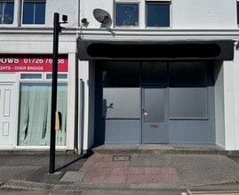 5 Mount Charles Rd, Carlyon Bay to rent Building Photo- Image 1 of 4
