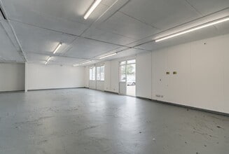 Limberline Spur, Portsmouth to rent Interior Photo- Image 2 of 7