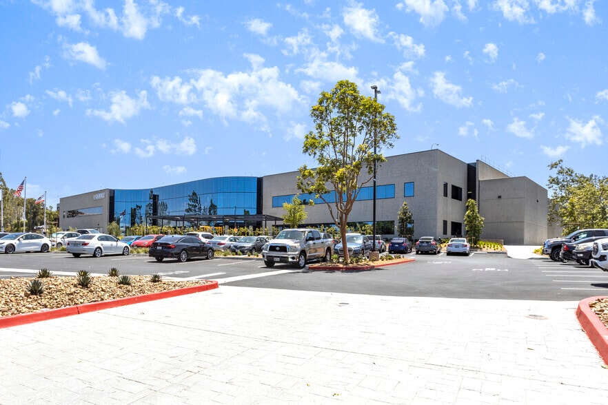 2285 Rutherford Rd, Carlsbad, CA for sale - Primary Photo - Image 1 of 1