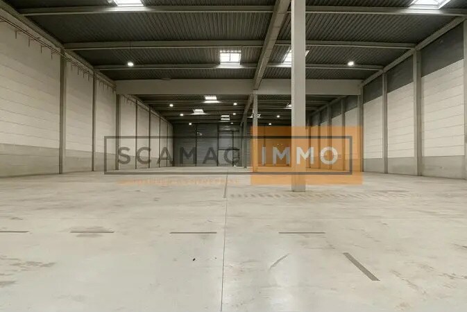 Industrial in Collégien to rent - Building Photo - Image 3 of 7