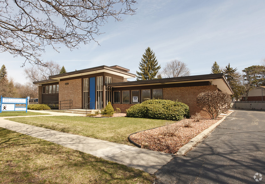 222 N Saginaw Rd, Midland, MI for sale - Primary Photo - Image 1 of 1