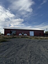 200 Running Dogs Ln, Saint Helens, OR for rent Building Photo- Image 2 of 12