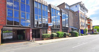 44-46 Springfield Rd, Horsham to rent Building Photo- Image 1 of 3