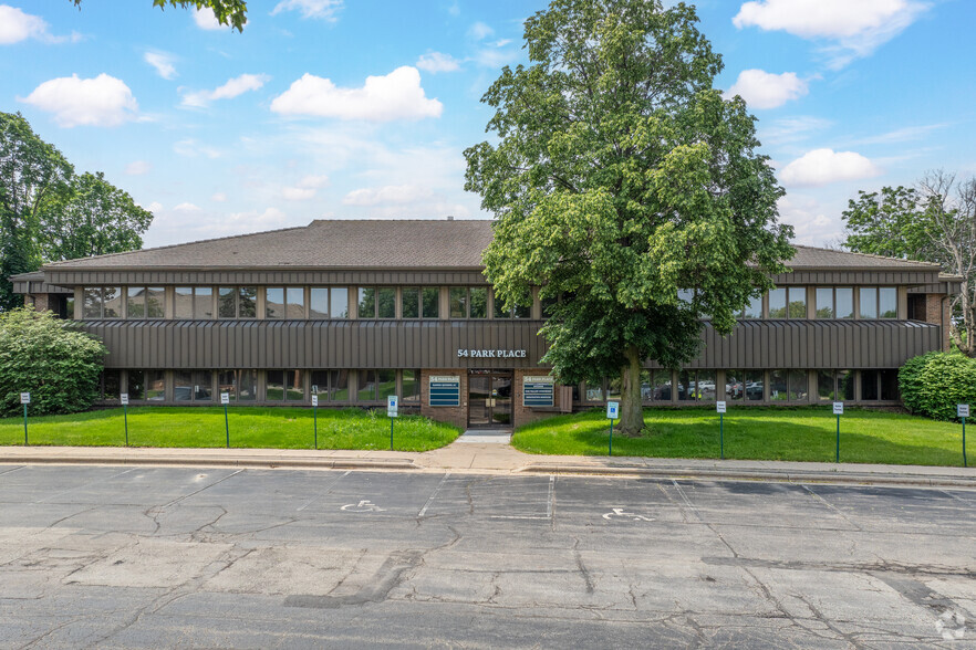 54 Park Pl, Appleton, WI for sale - Building Photo - Image 3 of 9