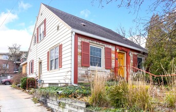 415 W Grand River Ave, East Lansing, MI for sale Primary Photo- Image 1 of 38