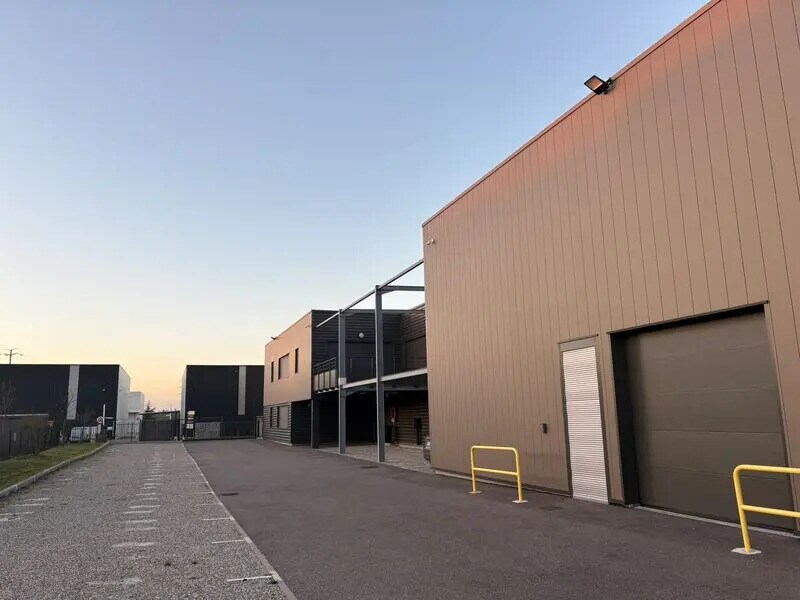 Light Industrial in Saint-Priest for sale Building Photo- Image 1 of 15