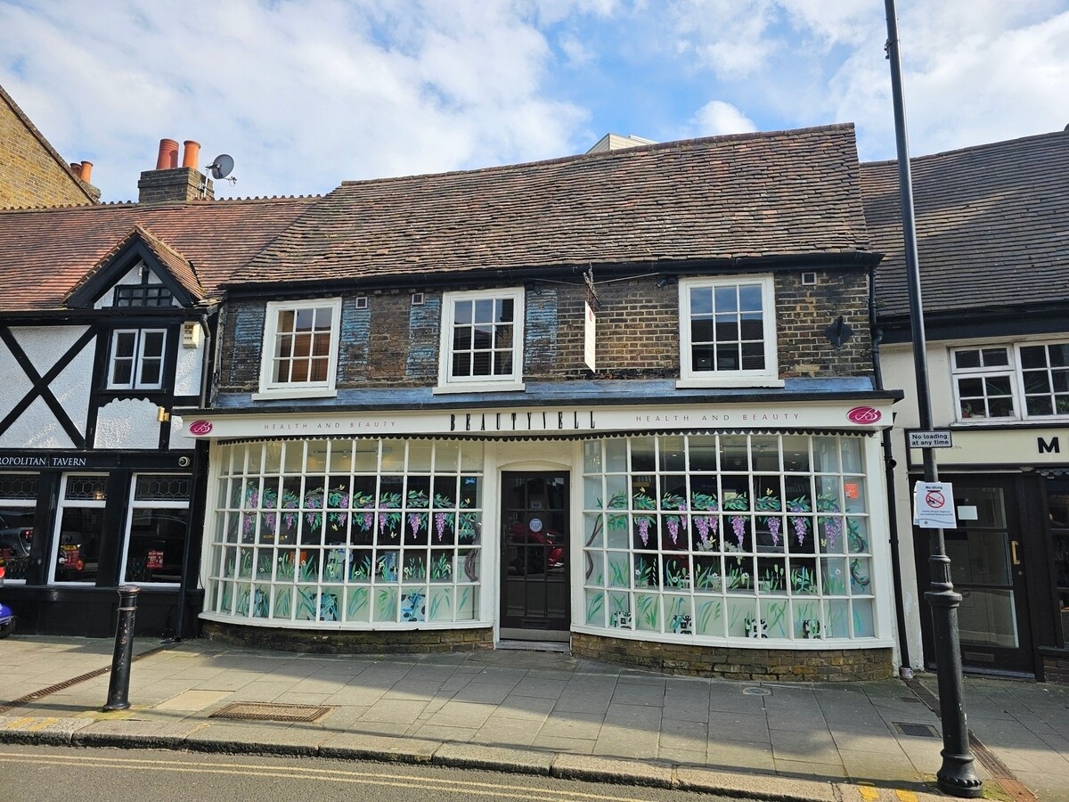 11-12 Windsor St, Uxbridge for sale Building Photo- Image 1 of 1