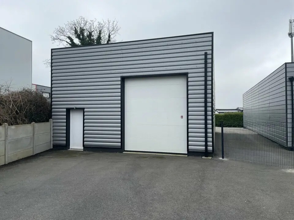 Vente Local d'activités 310 m² - Photo 1