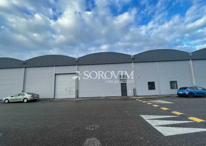 Office in Saint-Priest to rent Building Photo- Image 1 of 3