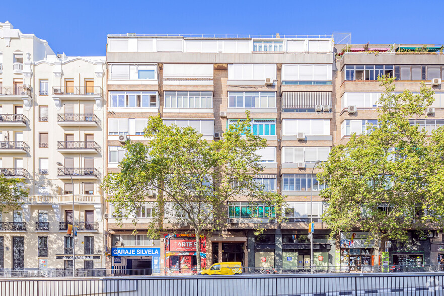 Calle de Francisco Silvela, 21, Madrid, Madrid for sale - Building Photo - Image 2 of 2