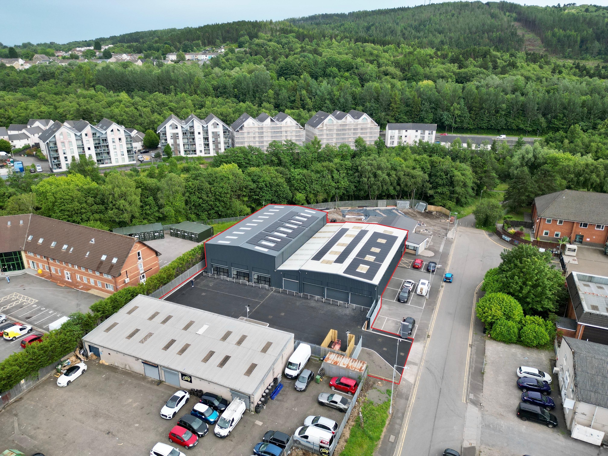 Alamein Rd, Swansea to rent Building Photo- Image 1 of 2
