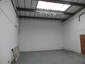 59 Weir Rd, London to rent Interior Photo- Image 2 of 3