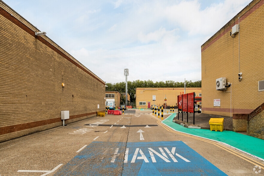 Blackhorse Rd, London to rent - Building Photo - Image 2 of 22