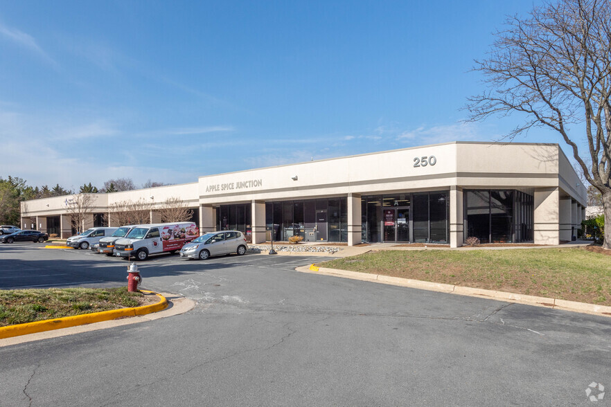 250 Exchange Pl, Herndon, VA for sale - Primary Photo - Image 1 of 1